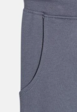 Friboo 3 Pack - Pantalones Deportivos - Grey/Black/Blue 9 Friboo 3 Pack - Pantalones Deportivos - Grey/Black/Blue -Friboo 401256becfab442e8a8ba8fdd9c7dc88